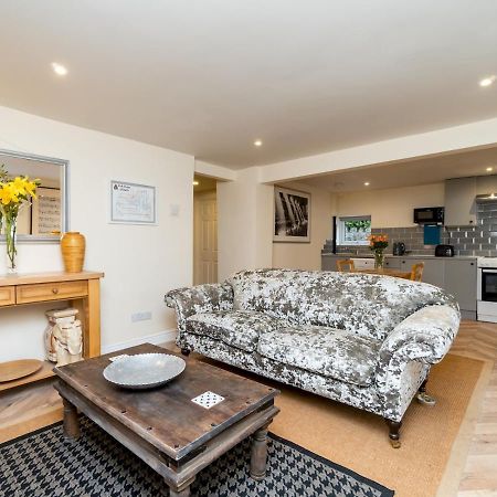 Pass The Keys Lovely 1 Bed Apartment With Free Parking Bath Kültér fotó