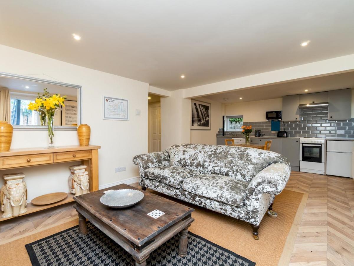 Pass The Keys Lovely 1 Bed Apartment With Free Parking Bath Kültér fotó