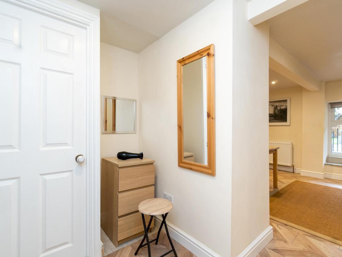 Pass The Keys Lovely 1 Bed Apartment With Free Parking Bath Kültér fotó